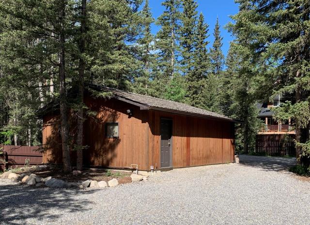 16 Yoho Tinda Road, House detached with 4 bedrooms, 4 bathrooms and 5 parking in Rocky View County AB | Image 6