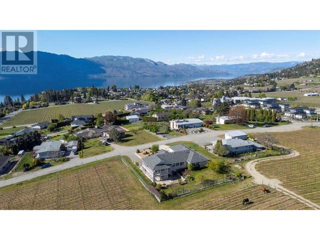 750 Douglas Rd, House detached with 3 bedrooms, 3 bathrooms and 2 parking in West Kelowna BC | Image 4