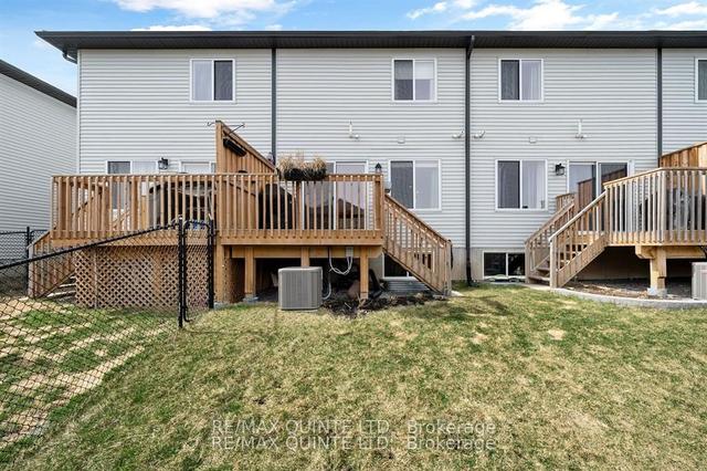 27 Dewal Pl, House attached with 2 bedrooms, 4 bathrooms and 3 parking in Belleville ON | Image 29