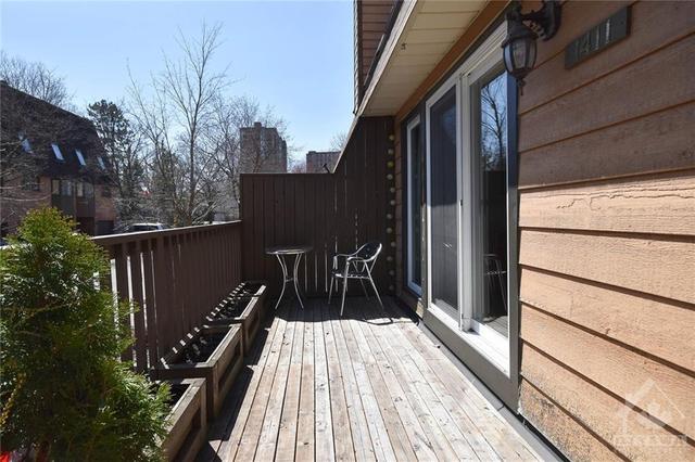 1411 Forge St, Townhouse with 3 bedrooms, 3 bathrooms and 2 parking in Ottawa ON | Image 3