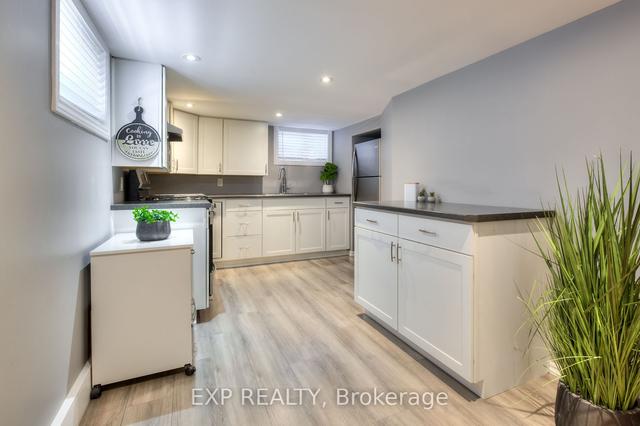 125 Elmwood Ave, House detached with 3 bedrooms, 2 bathrooms and 5 parking in Cambridge ON | Image 16