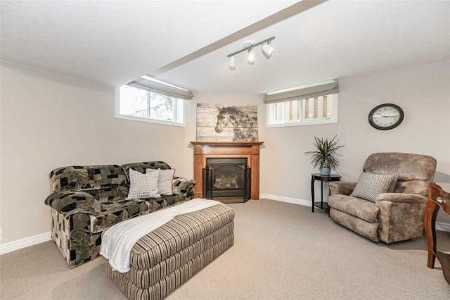 35 Atto Dr, House detached with 3 bedrooms, 4 bathrooms and 6 parking in Guelph ON | Image 15
