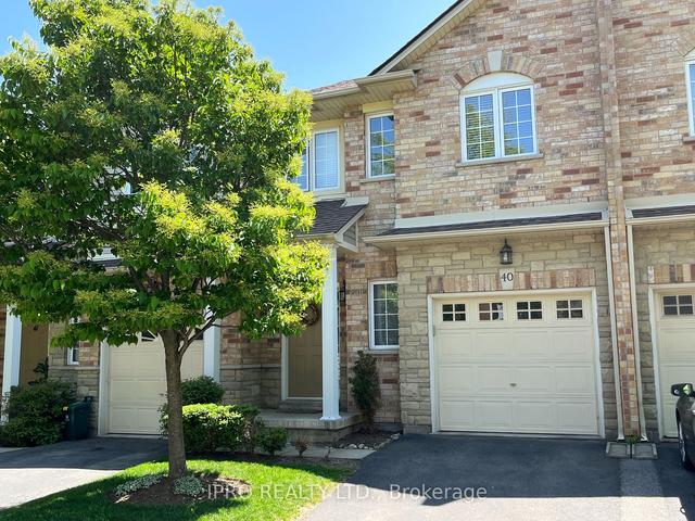 40 - 60 Cloverleaf Dr, Townhouse with 3 bedrooms, 3 bathrooms and 2 parking in Hamilton ON | Image 1
