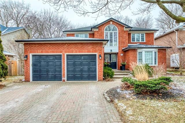 2176 Dunvegan Avenue, House detached with 5 bedrooms, 3 bathrooms and 4 parking in Oakville ON | Image 1