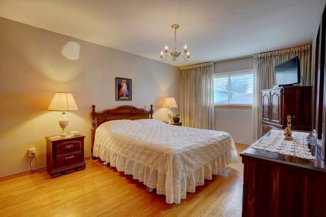 224 Morningside Ave, House detached with 3 bedrooms, 2 bathrooms and 6 parking in Toronto ON | Image 7