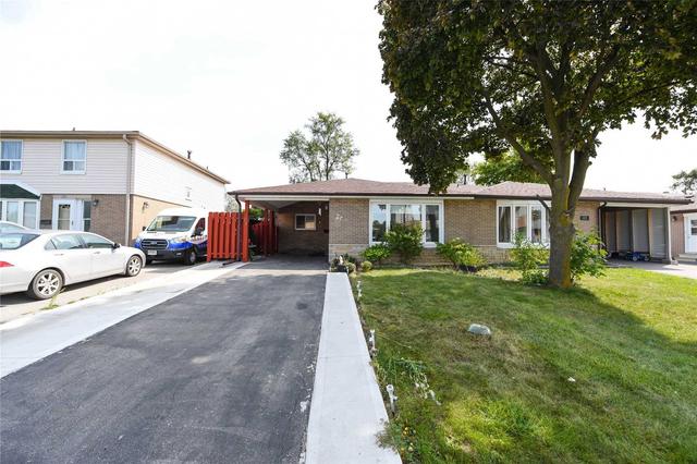 27 Cathcart Cres, House semidetached with 3 bedrooms, 3 bathrooms and 5 parking in Brampton ON | Image 1