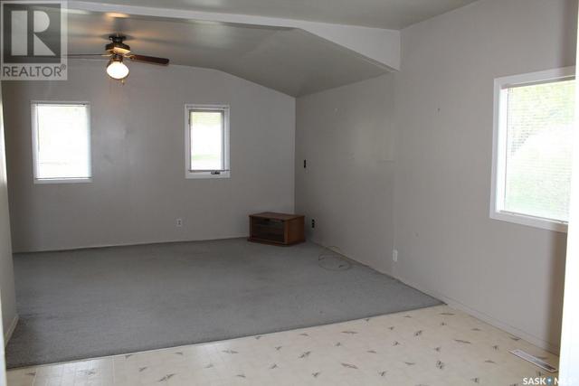 110 7th Ave, House detached with 2 bedrooms, 1 bathrooms and null parking in Alameda SK | Image 11