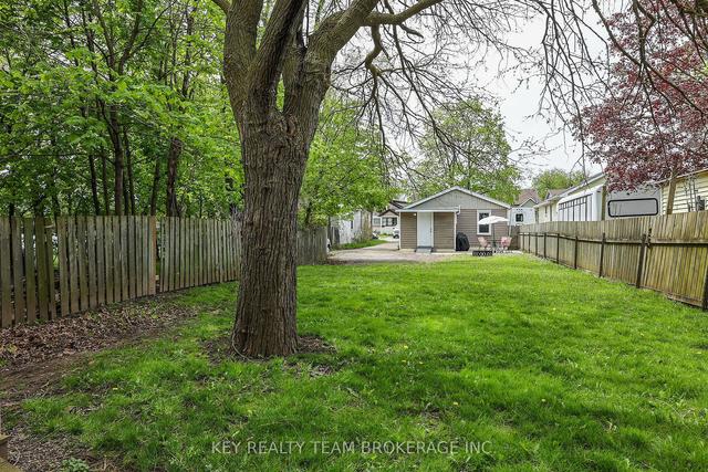 17 Churchill St, House detached with 3 bedrooms, 1 bathrooms and 3 parking in St. Catharines ON | Image 19