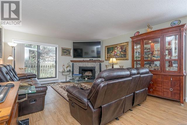 303 - 363 Morison Ave, Condo with 3 bedrooms, 1 bathrooms and 2 parking in Parksville BC | Image 4
