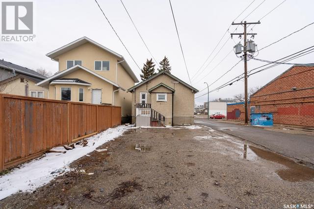 2023 Broder St, House detached with 2 bedrooms, 1 bathrooms and null parking in Regina SK | Image 24