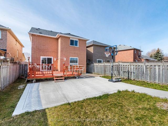 36 Prince Cres, House detached with 4 bedrooms, 4 bathrooms and 3 parking in Brampton ON | Image 26