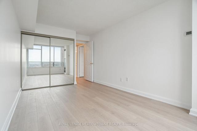 1807 - 22 Hanover Rd, Condo with 2 bedrooms, 2 bathrooms and 2 parking in Brampton ON | Image 13