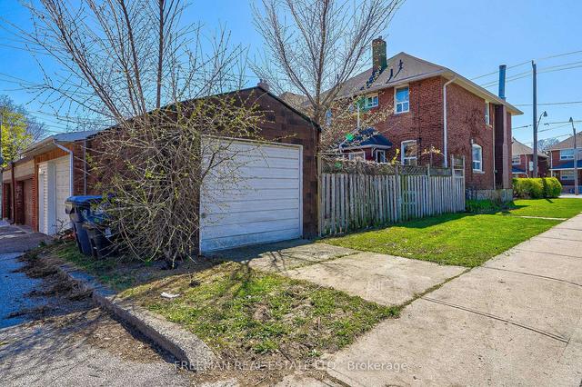 419 Christie St, House semidetached with 3 bedrooms, 2 bathrooms and 1 parking in Toronto ON | Image 19