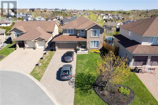33 Bayridge Crt, House detached with 6 bedrooms, 3 bathrooms and null parking in Greater Sudbury ON | Image 5