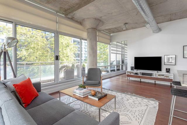 302 - 66 Portland St, Condo with 2 bedrooms, 2 bathrooms and 1 parking in Toronto ON | Image 11