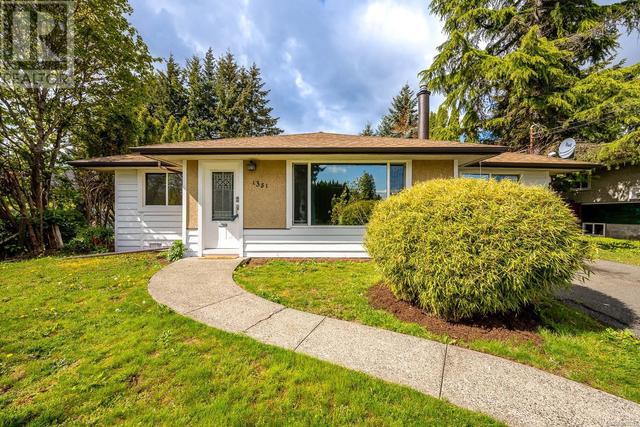 1351 Grieve Ave, House detached with 3 bedrooms, 1 bathrooms and 2 parking in Courtenay BC | Image 1