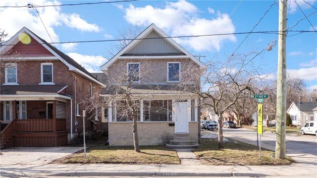 1098 2nd Ave W, House detached with 3 bedrooms, 1 bathrooms and 4 parking in Owen Sound ON | Image 1