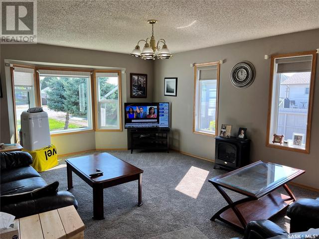 905 21st St, House detached with 4 bedrooms, 2 bathrooms and null parking in Humboldt SK | Image 6