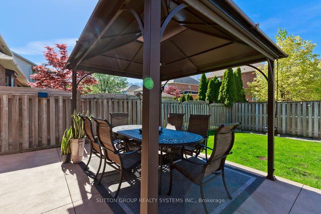 242 Gatestone Dr, House detached with 4 bedrooms, 3 bathrooms and 6 parking in Hamilton ON | Image 32