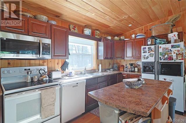 111 Camp Rd, House detached with 2 bedrooms, 1 bathrooms and null parking in Saint Marys NB | Image 24