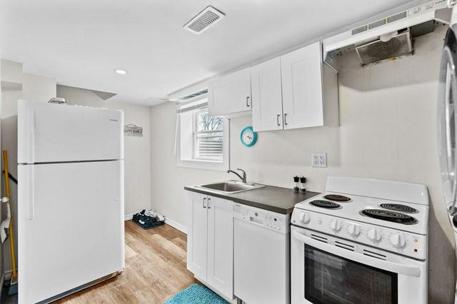 253 West 2nd St, House detached with 5 bedrooms, 2 bathrooms and 4 parking in Hamilton ON | Image 12