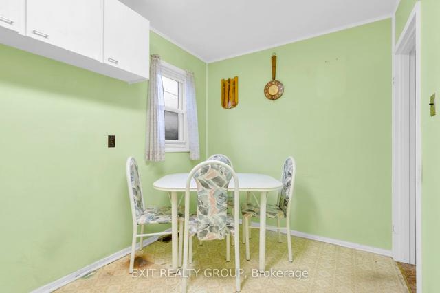 14 Third St, House detached with 3 bedrooms, 1 bathrooms and 4 parking in Belleville ON | Image 5