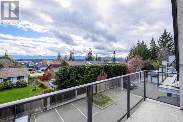 2 - 1653 Comox Ave, House attached with 3 bedrooms, 4 bathrooms and 1 parking in Comox BC | Image 34