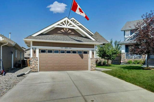 125 Bayside Court Sw, House detached with 4 bedrooms, 4 bathrooms and 4 parking in Airdrie AB | Image 1