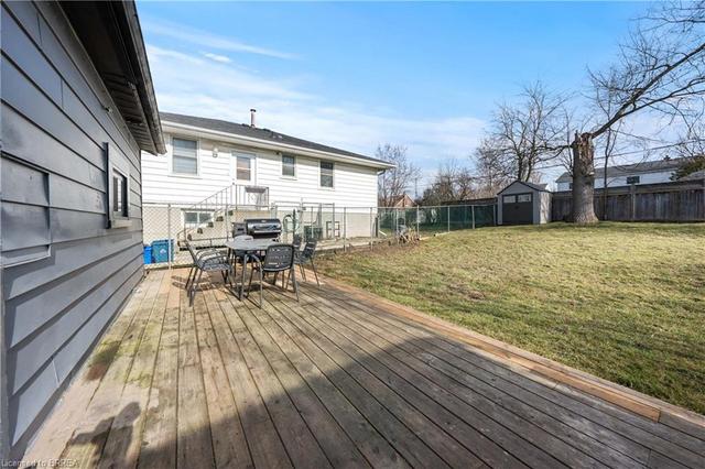23 Huff Avenue, House detached with 3 bedrooms, 1 bathrooms and 1 parking in Brantford ON | Image 21