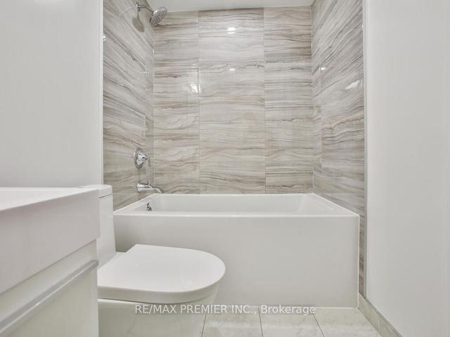 2909 - 39 Roehampton Ave, Condo with 3 bedrooms, 2 bathrooms and 1 parking in Toronto ON | Image 24