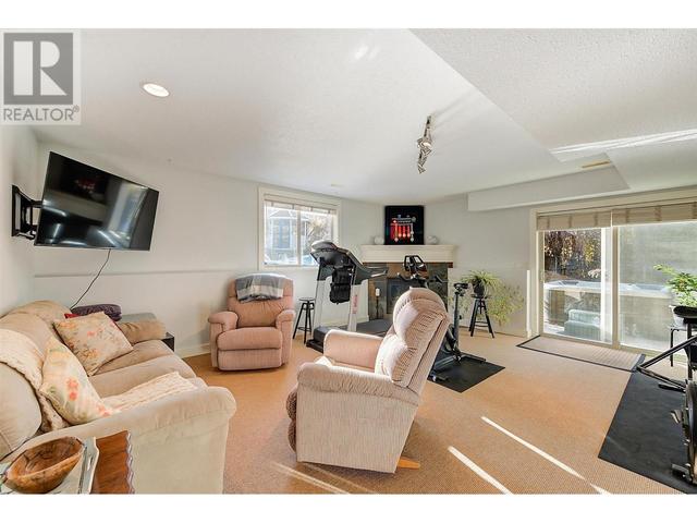 291 Sandpiper Crt, House detached with 5 bedrooms, 3 bathrooms and 6 parking in Kelowna BC | Image 53