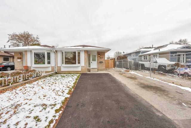 2642 Widemarr Rd N, House semidetached with 3 bedrooms, 3 bathrooms and 3 parking in Mississauga ON | Image 1