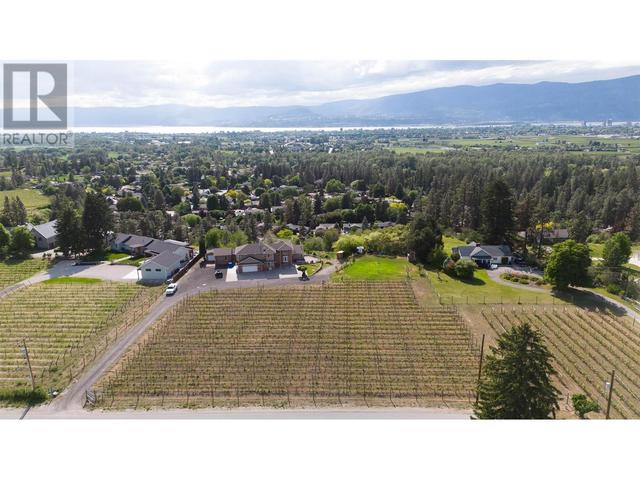 3380 Neid Rd, House detached with 5 bedrooms, 4 bathrooms and 6 parking in Kelowna BC | Image 1