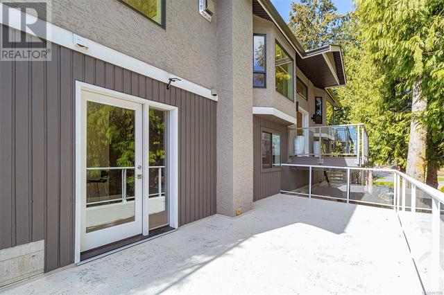 8518 Tribune Terr, House detached with 5 bedrooms, 3 bathrooms and 4 parking in North Saanich BC | Image 58