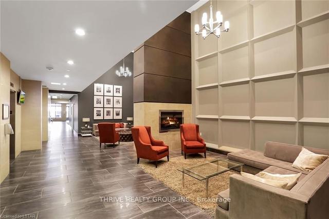 2004 - 330 Ridout St S, Condo with 2 bedrooms, 2 bathrooms and 1 parking in London ON | Image 20