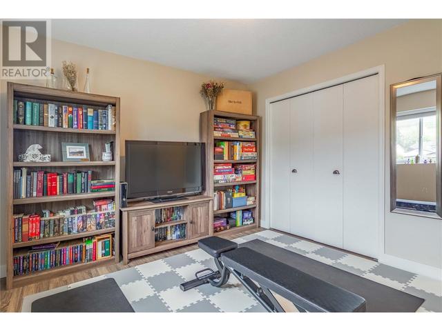 168 Bornais St E, House detached with 4 bedrooms, 3 bathrooms and 2 parking in Kelowna BC | Image 13