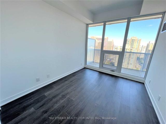 2107 - 15 Holmes Ave, Condo with 1 bedrooms, 1 bathrooms and 0 parking in Toronto ON | Image 3