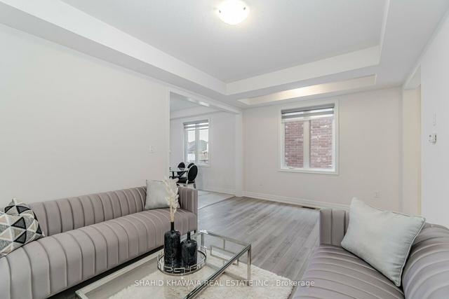 9241 White Oak Ave, House semidetached with 4 bedrooms, 3 bathrooms and 2 parking in Niagara Falls ON | Image 36
