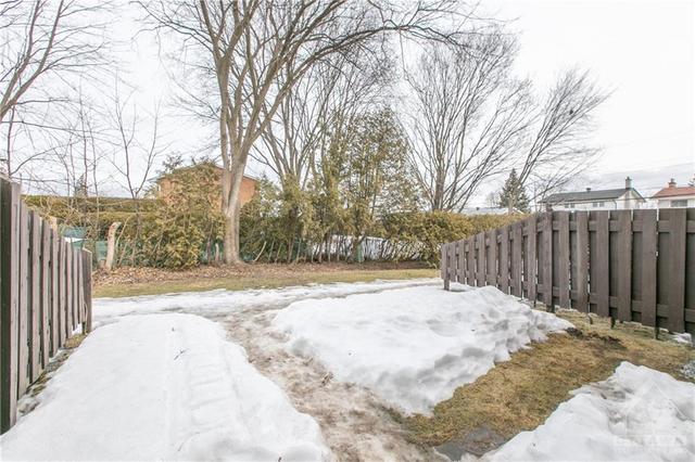 5 - 1661 Heron Rd, Townhouse with 3 bedrooms, 2 bathrooms and 1 parking in Ottawa ON | Image 25