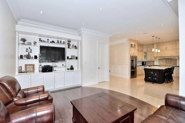 16 Royaleigh Ave, House detached with 4 bedrooms, 5 bathrooms and 5 parking in Toronto ON | Image 8