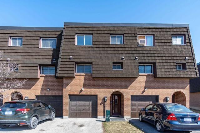 5 Darras Ct, Townhouse with 4 bedrooms, 2 bathrooms and 2 parking in Brampton ON | Image 23