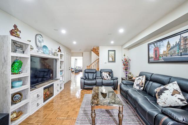 32 Snowshoe Ln, House attached with 4 bedrooms, 3 bathrooms and 4 parking in Brampton ON | Image 35