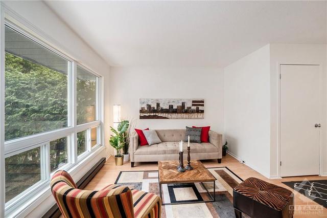 25 Pixley Private, Townhouse with 3 bedrooms, 2 bathrooms and 1 parking in Ottawa ON | Image 4