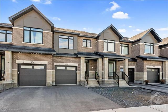 966 Brian Good Ave, Townhouse with 3 bedrooms, 3 bathrooms and 2 parking in Ottawa ON | Image 1