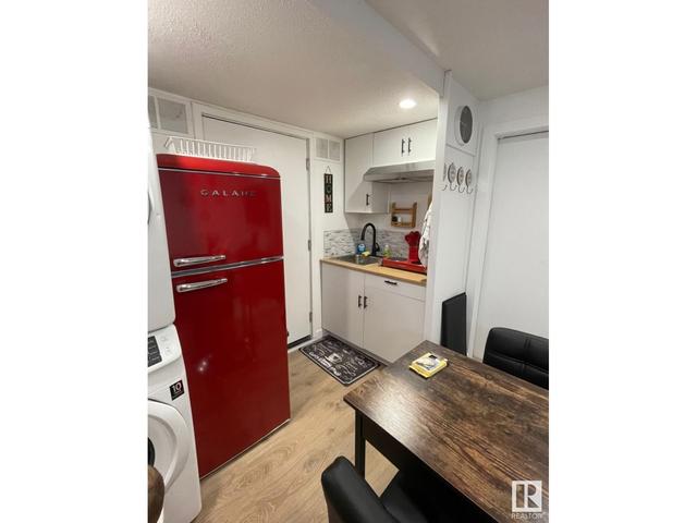 1704 Keene Cr Sw, House attached with 3 bedrooms, 2 bathrooms and null parking in Edmonton AB | Image 43