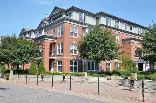 401 - 21 Durham Private, Condo with 2 bedrooms, 2 bathrooms and 2 parking in Ottawa ON | Image 2