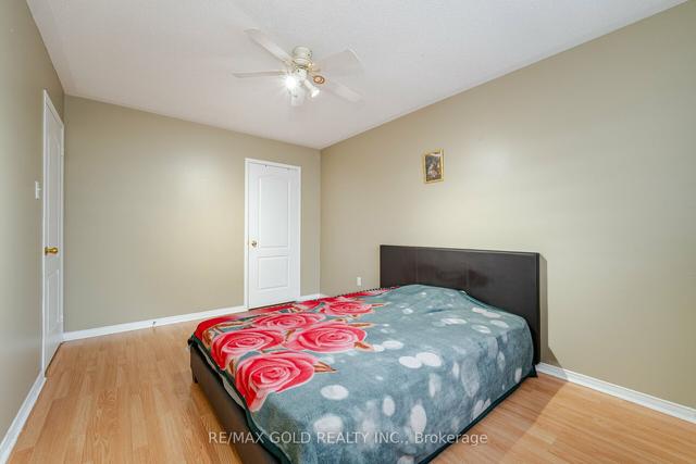 33 Willow Park Dr, House detached with 3 bedrooms, 4 bathrooms and 6 parking in Brampton ON | Image 5