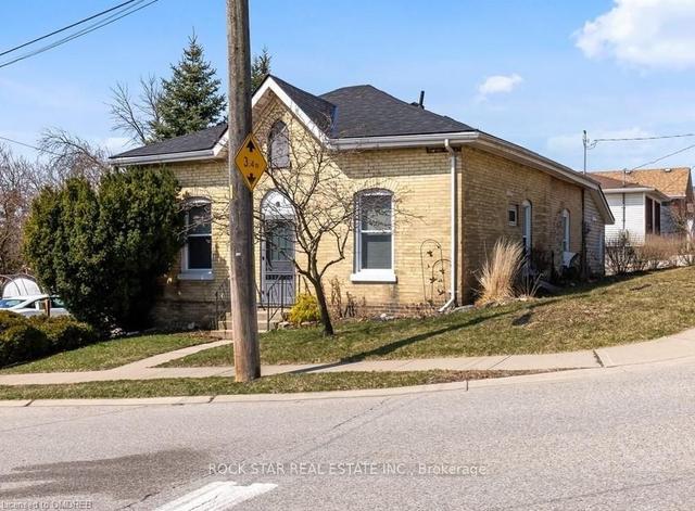 40 Niagara St, House detached with 4 bedrooms, 2 bathrooms and 2 parking in Brantford ON | Image 14