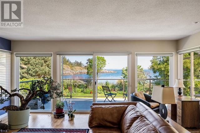 4050 Lockehaven Dr E, House detached with 4 bedrooms, 4 bathrooms and 6 parking in Saanich BC | Image 14