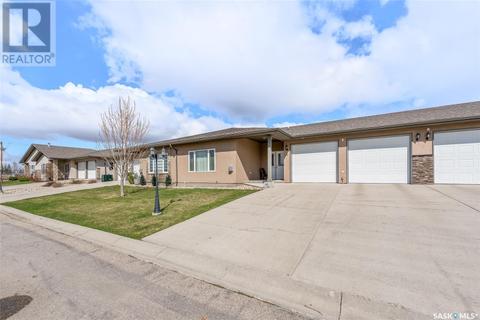 4 1590 4th Avenue Nw, Moose Jaw, SK, S6J1N1 | Card Image